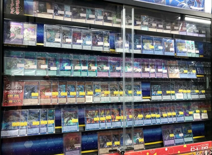 カードラボ名古屋駅前：商品陳列状況