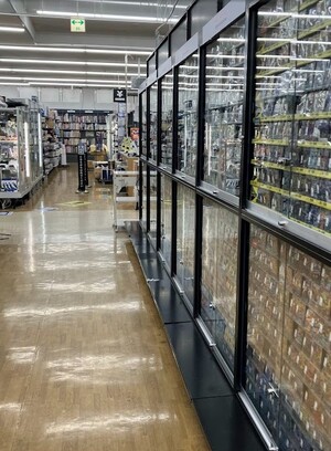 BOOKOFF PLUS 町田旭町店：店舗内 