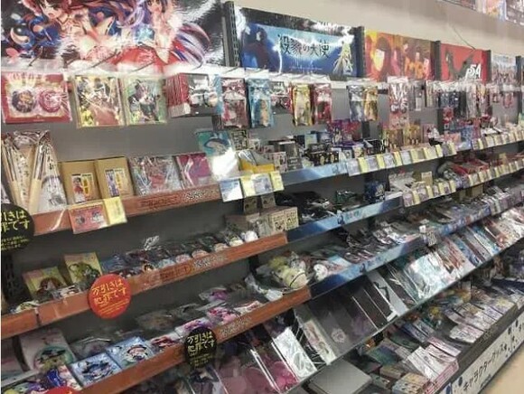 アニメイト川崎：店舗内 