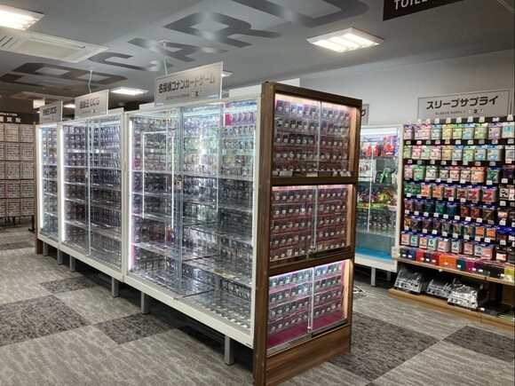 カードボックス京都ファミリー店：店舗内 